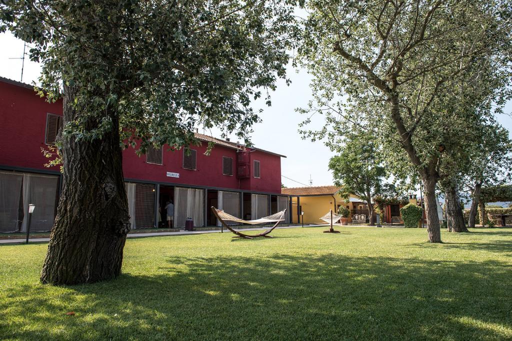 Country Resort Le Due Ruote 알베레세 외부 사진